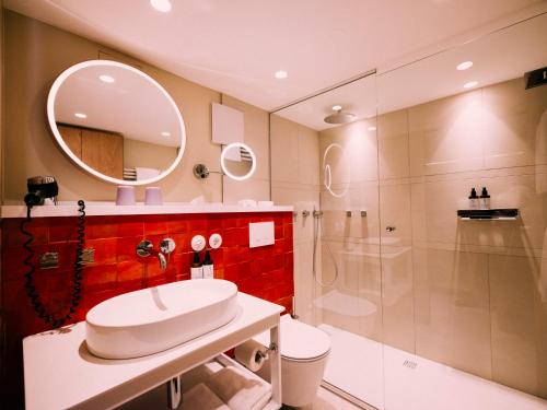 Small Double Room image 10