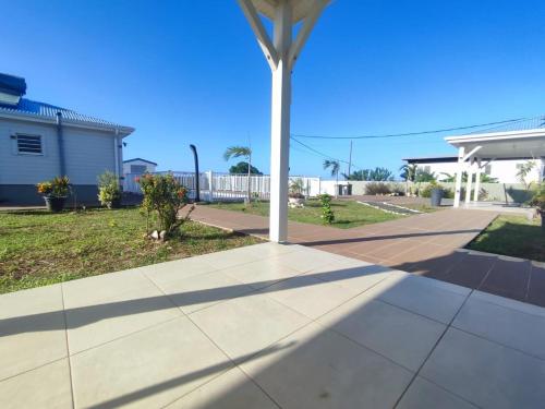 Les Terrasses de Vinty 3 villas autour d'une piscine