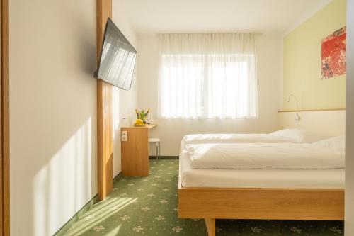 Hotel B3 GmbH Room Type - Large Double Room