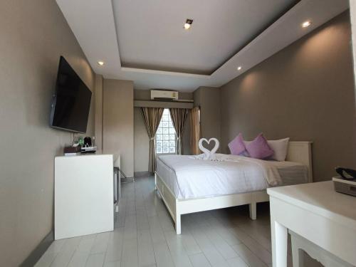 room detail thumbnail 1