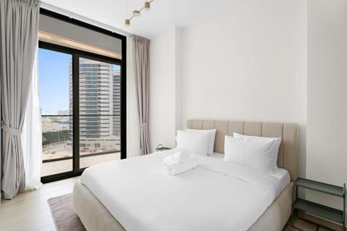 Stunning modern 3BR apartment in JVC - image 7