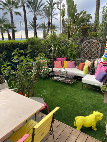 Promenade des Anglais Center Sea and Beach front design flat with Private Garden