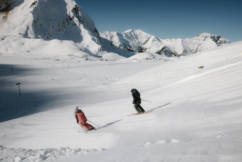 Berg- & Naturhotel Engstligenalp - main image