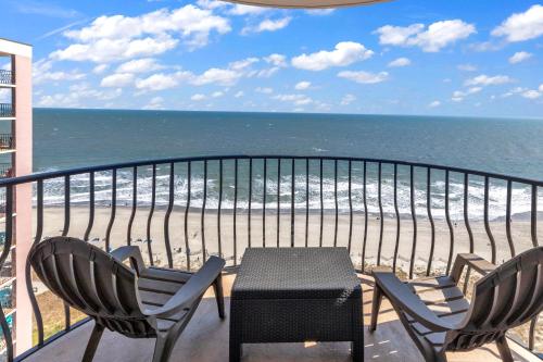 Beachfront Luxury Condo w Private Balcony