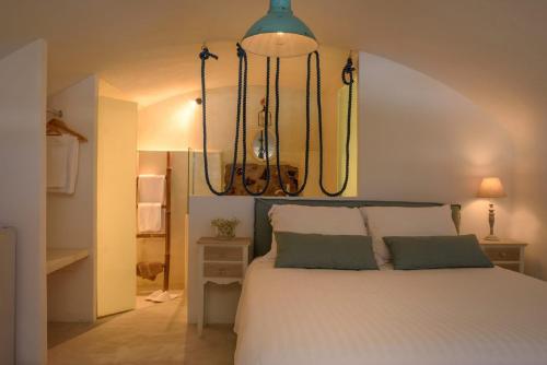 Lovely Santorini Villa 1 Bedroom Cave Studio Villa Gajeel with Spacious Terrace Pyrgos