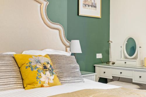 Deluxe Double Room with Shower image 4