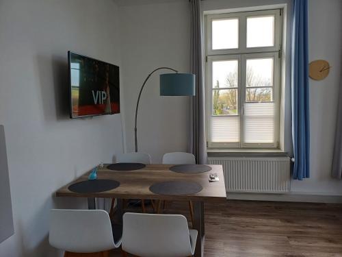 Apartment 6 image 3