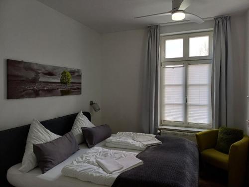 Apartment 4 image 3
