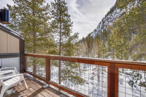 Downtown Frisco Townhome about 1 Mi to Lake Dillon! in Frisco, USA
