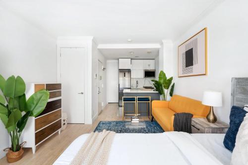1597-7 Luxury Upper East Studio W&D in unit, New York (Foto 6)