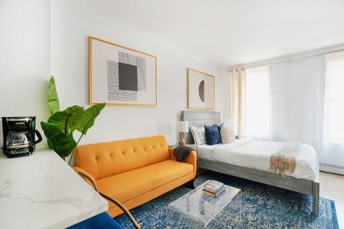 1597-7 Luxury Upper East Studio W&D in unit, New York (Foto 10)