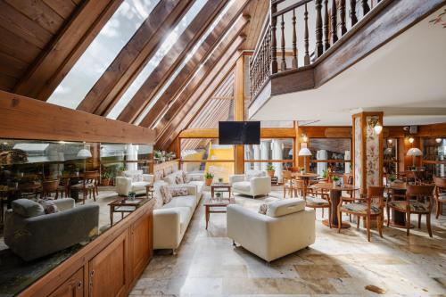 Pub/Hol, Belvedere in Zakopane
