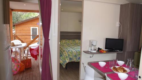 2 bedrooms, 3 beds