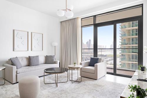Silkhaus Vacation Homes Sea and City View 1BDR in Marina Vista, Дубай
