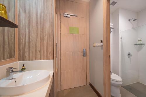 iCheck inn Gems Center Silom, Bangkok (photo 10)