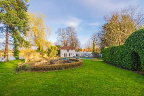 Wellness Escape by River, Sauna, Heated Pool, Hot Tub, Windsor (Foto 5)