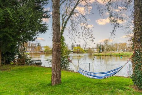 Wellness Escape by River, Sauna, Heated Pool, Hot Tub, Windsor (Foto 10)