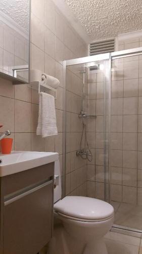 Standard Double or Twin Room image 1