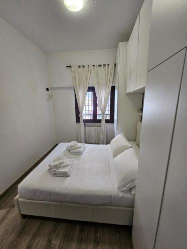 ROME HOLIDAY QUIET AND CONFORTABLE APARTMENT, Рим (фото 8)