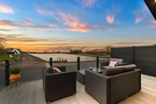 Arranview Lochside Pods & Lodges all with private Hot-tubs in Fenwick