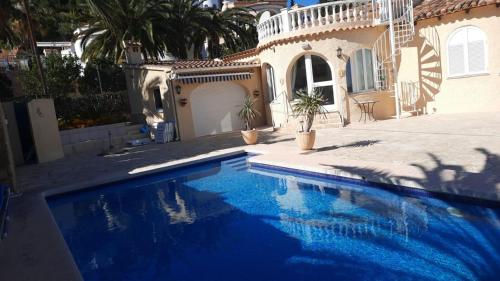 Villa Luna en Calpe piscina y aire acondicionado