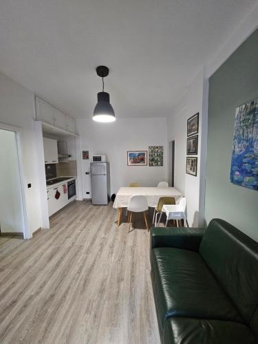 ROME HOLIDAY QUIET AND CONFORTABLE APARTMENT, Рим (фото 2)