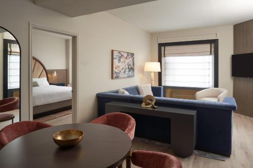 Vesper King Suite with Sofa Bed image 6