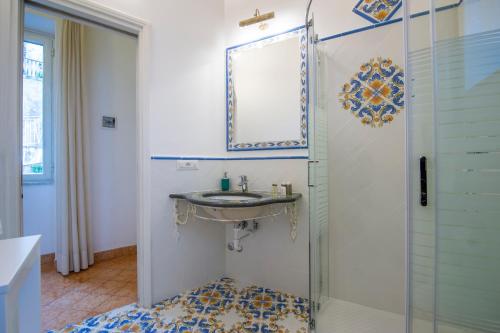 Flatiron app 1 by Sosòre Holiday Homes - Amalfi Coast, Praiano (foto 10)