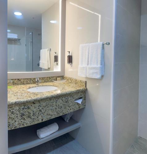539577116 La Quinta by Wyndham Quito