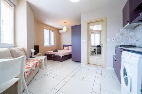 Funky apartment in Studentski Grad, София