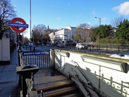 4-Bedroom House-Sleeps 15-Central London-Lift and Roof Terrace, London (photo 10)