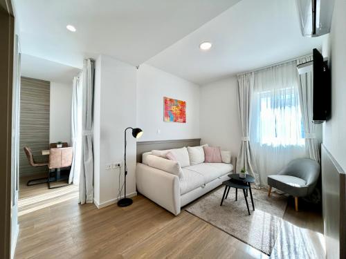 Deluxe Villa No.10 - Rooms & Apartments 4