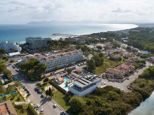 Mar Hotels Playa de Muro Suites - image 4