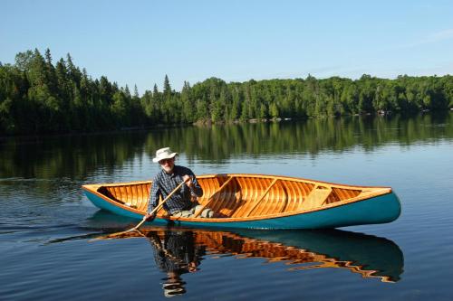 Riverfront Cottage Canoe Included & Playroom Fun