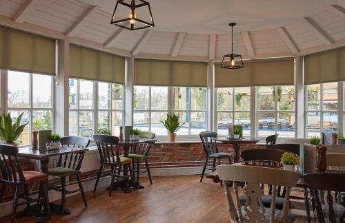 Restaurant, The Kings Head Hotel by Good Nights Inn in Wroxham