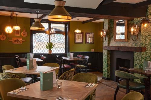 Restaurant, The Kings Head Hotel by Good Nights Inn in Wroxham