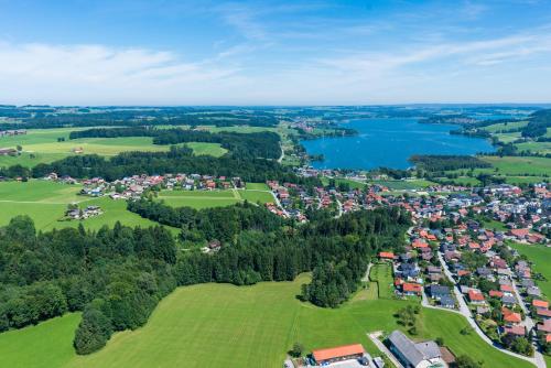 Hideaway Kraftplatz Chalet am See Mattsee Obertrum Urlaub am See Salzburger Seenland