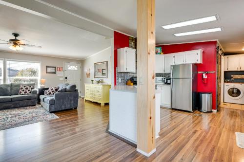 La Verkin Home with Yard Covered Patio and Grill - image 10