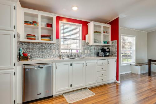 La Verkin Home with Yard Covered Patio and Grill - image 13