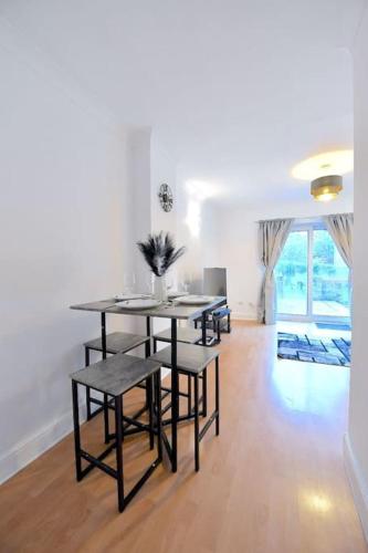 Charsley Lodge, London (photo 4)