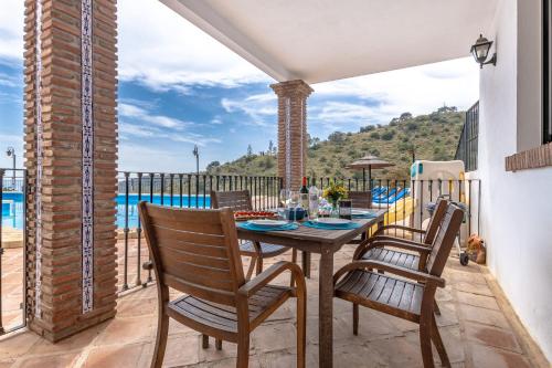 Two-Bedroom Apartment with Sea View image 4