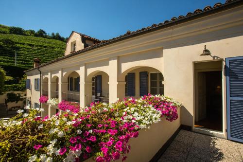 Vista exterior, Marcarini Agriturismo in Neviglie