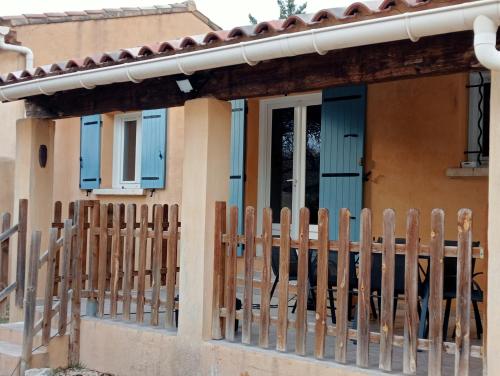 Gîte PITCHOU au pied du VENTOUX (Gite PITCHOU au pied du VENTOUX) in Flassan