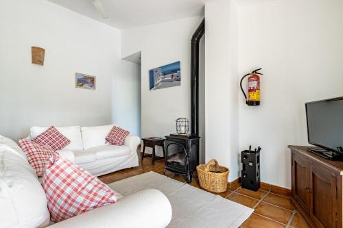 Apartment with Pool View  image 8
