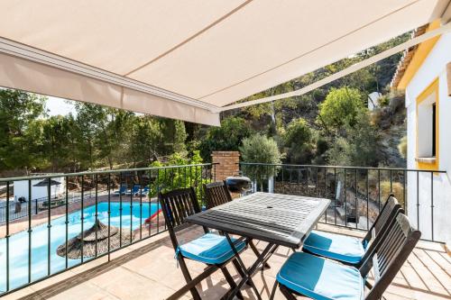 Apartment with Pool View  image 10