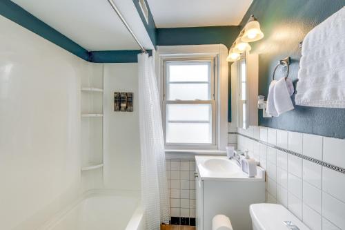 WFH-Friendly Abode w/ Home Gym in Cleveland, Cleveland (photo 9)