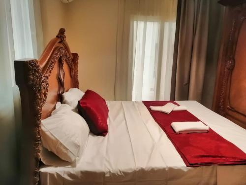 Luxurious Roof Top Apartment, Hanna's Home