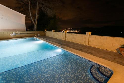 Marvelous Ador Dream Villa with Wifi, 3 Bedrooms And Swimming Pool