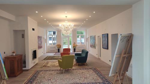 . Frejstejn House, Residence