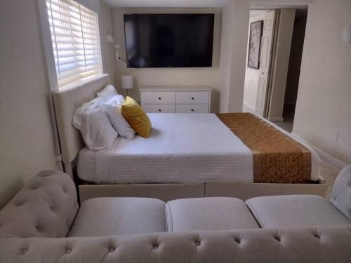 Large Luxury Beach Front House in Daytona Beach, USA